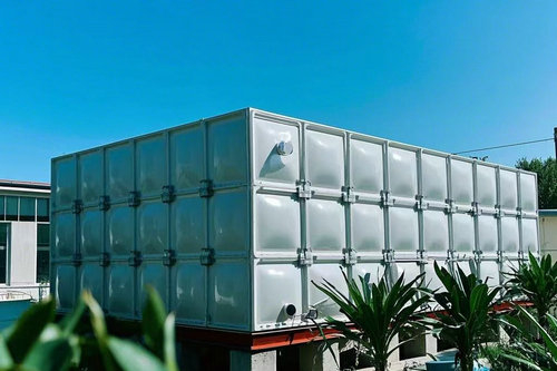 安裝玻璃棉時如何保證其與運城玻璃鋼消防水箱表面的貼合度？